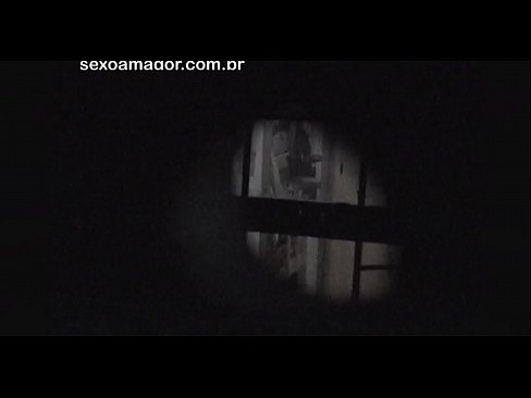 ❤️ Sarışın, içi boş tuğlaların arkasına gizlenmiş bir mahalle röntgencisi tarafından gizlice videoya alınır ☑ Rus pornosu bize %tr.pornovore.ru